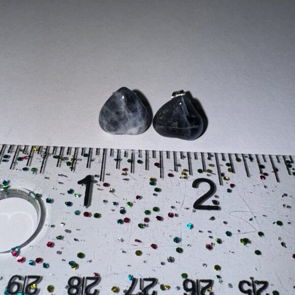 12 Mm Heart Shaped Sodalite Post Earrings - Picture 11 of 12